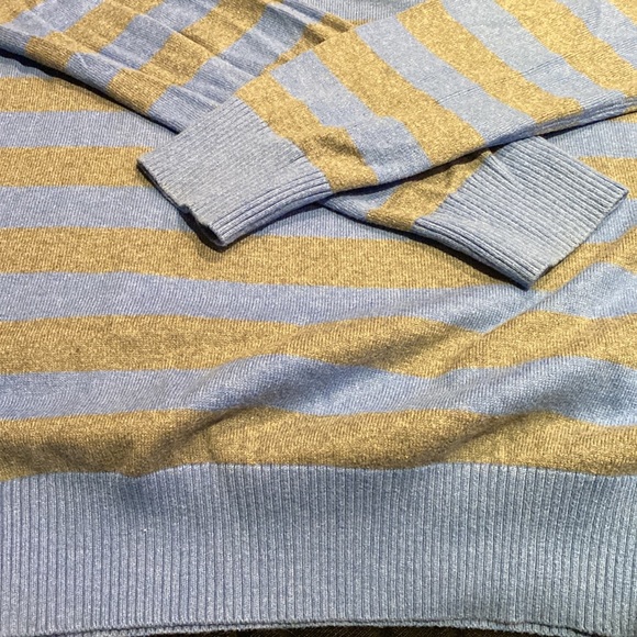 Mens medium crewneck 2 tone striped sweater by gap - Picture 4 of 4